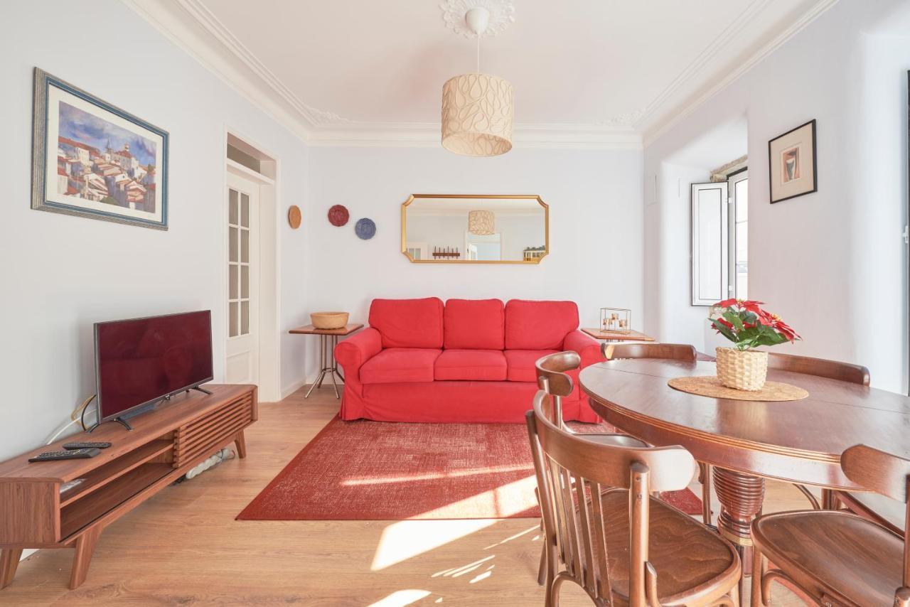 Amazing Terrace And Riverview In Historical Apartamento